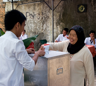 Casting Votes in Indonesian Election