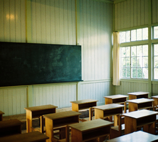 classroom, cc Flickr MIKI Yoshihito, modified, https://creativecommons.org/licenses/by/2.0/
