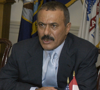 President ALI Saleh (center), of the Republic of Yemen, and his delegation meet with Secretary of Defense Donald H. Rumsfeld and his staff at the Pentagon on June 8, 2004. The two leaders are meeting to discuss defense issues of mutual interest. DoD photo by Helene C. Stikkel.