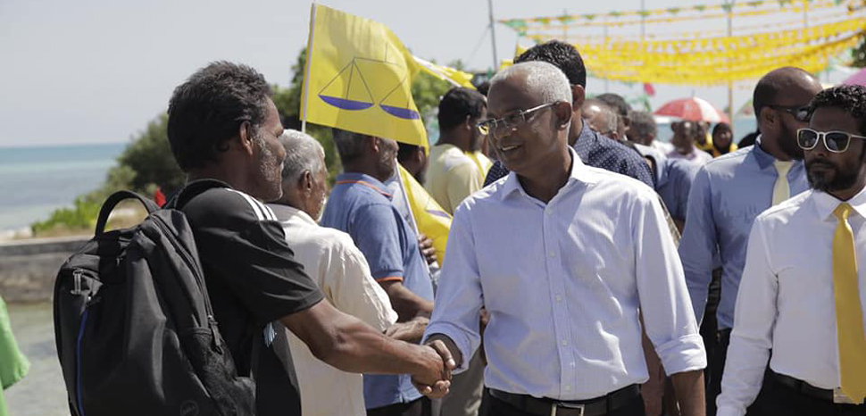 Ibrahim_Mohamed_Solih_-_Maldives2, cc Wikicommons, modified, Asimoosa, https://commons.wikimedia.org/wiki/File:Ibrahim_Mohamed_Solih_-_Maldives2.jpg