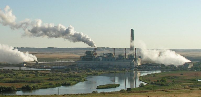 Coal plant in Wyoming, cc Greg Goebel from Loveland CO, USA ,modified, https://en.wikipedia.org/wiki/File:Dave_Johnson_coal-fired_power_plant,_central_Wyoming.jpg