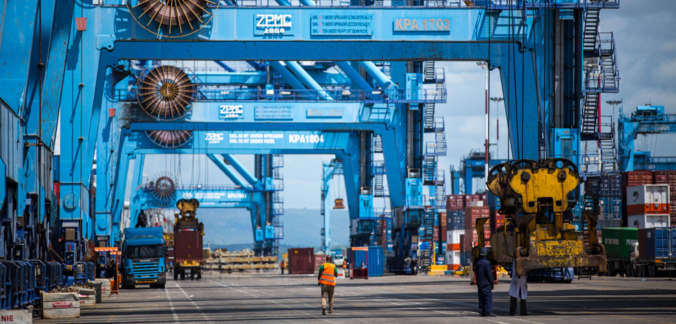 KENYA, Mombasa: Photograph taken by the Kenyan Ministry of East African Affairs, Commerce and Tourism (MEAACT) 31 July shows a general view of Mombasa Port on Kenya's Indian Ocean coast. MANDATORY CREDIT: MEAACT PHOTO / STUART PRICE., modified, Flickr, MEAACT Kenya, public domain