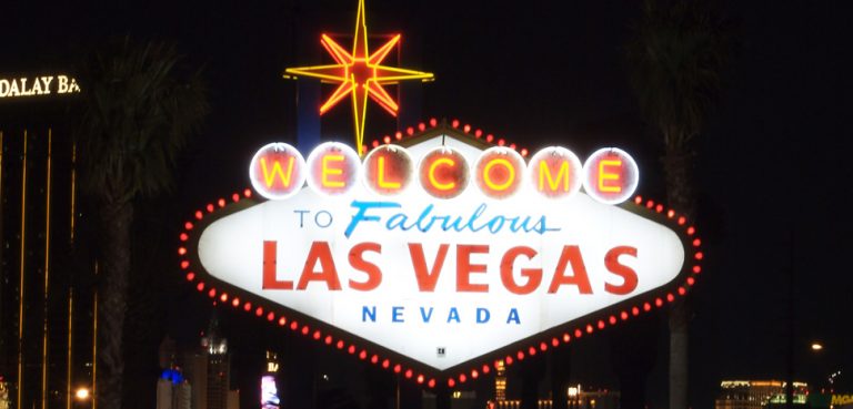 cc Bill Debevc, modified, https://commons.wikimedia.org/wiki/File:Welcome_to_Las_Vegas_sign.jpg