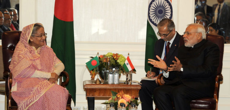 cc Narendra Modi, modified, https://commons.wikimedia.org/wiki/File:Prime_Minister_Modi_meets_Bangladeshi_PM_Sheikh_Hasina.jpg